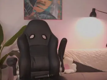 SaraWinstone1  live sex cam