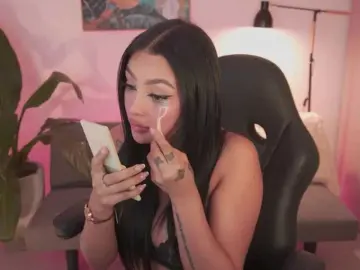 SaraWinstone1  live sex cam