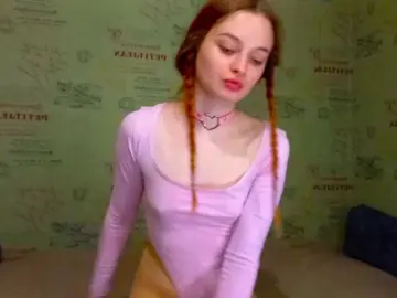 Emiless  live sex cam