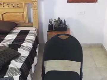 Emily-russell  live sex cam