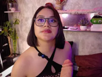 Ada-andDamian  live sex cam