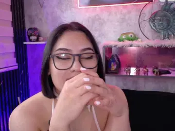 Ada-andDamian  live sex cam