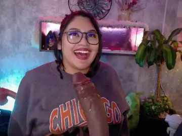 Ada-andDamian  live sex cam