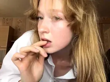 LisaSchroyer  live sex cam
