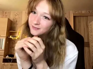 LisaSchroyer  live sex cam
