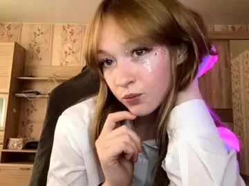 LisaSchroyer  live sex cam
