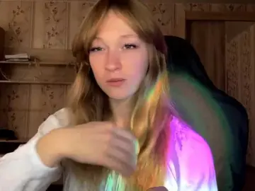 LisaSchroyer  live sex cam