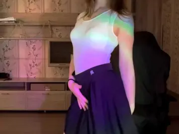 LisaSchroyer  live sex cam