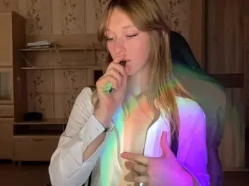 LisaSchroyer  live sex cam
