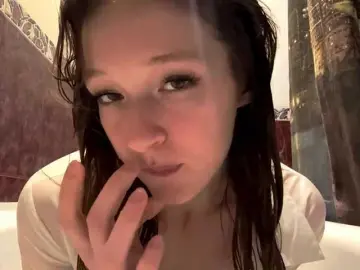 LisaSchroyer  live sex cam