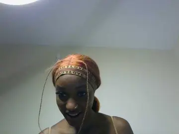 Sexypetiteher  live sex cam
