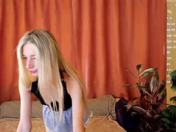 Skinnylady  live sex cam