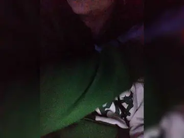 Vikki-vik  live sex cam