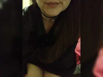 Vikki-vik  live sex cam