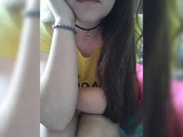 Vikki-vik  live sex cam