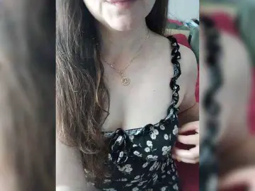 Vikki-vik  live sex cam