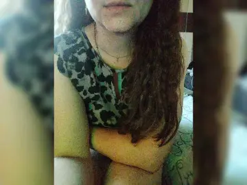 Vikki-vik  live sex cam