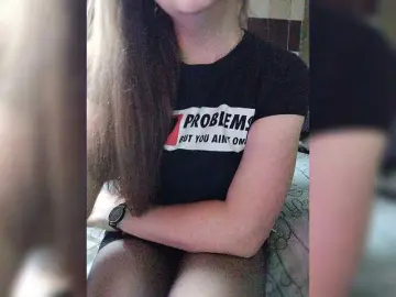 Vikki-vik  live sex cam