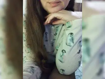Vikki-vik  live sex cam