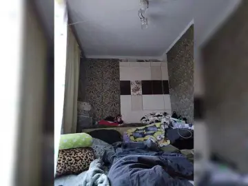 Vikki-vik  live sex cam