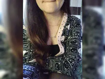 Vikki-vik  live sex cam