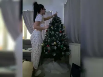 Chiaralovee  live sex cam