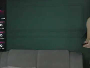 Chiaralovee  live sex cam