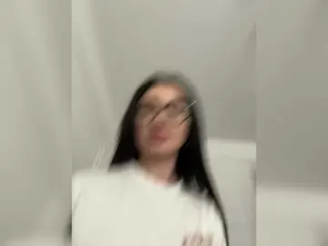 Chiaralovee  live sex cam