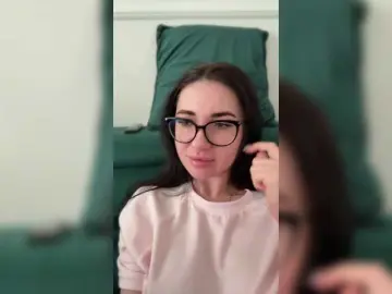 Chiaralovee  live sex cam