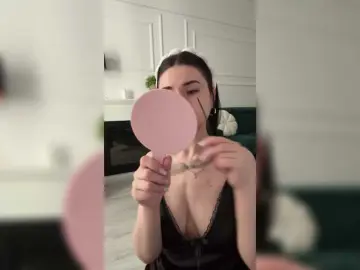 Chiaralovee  live sex cam