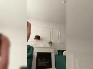 Chiaralovee  live sex cam