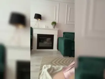 Chiaralovee  live sex cam