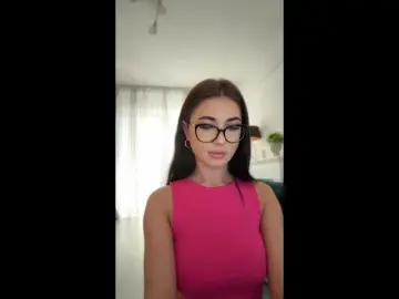 Chiaralovee  live sex cam