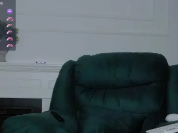 Chiaralovee  live sex cam