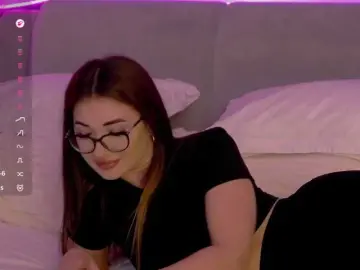 Chiaralovee  live sex cam