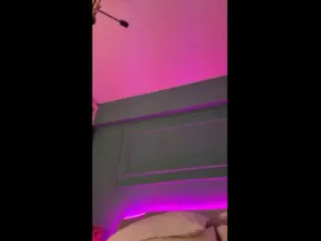 Chiaralovee  live sex cam