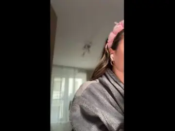 Chiaralovee  live sex cam