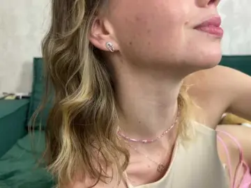 ElliWilson  live sex cam