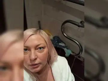 Hellollooll  live sex cam