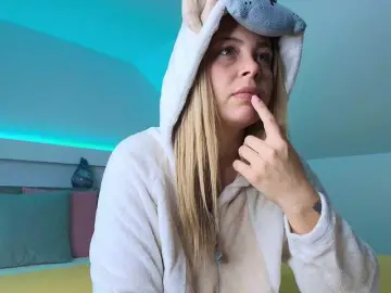 KatteAllyaa  live sex cam