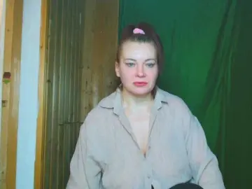 Milana9732  live sex cam