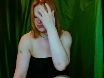 Milana9732  live sex cam