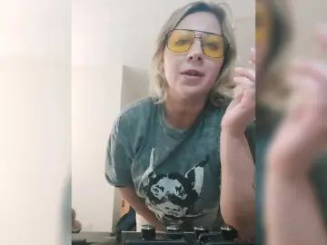 YourWitcher  live sex cam