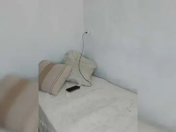 YourWitcher  live sex cam