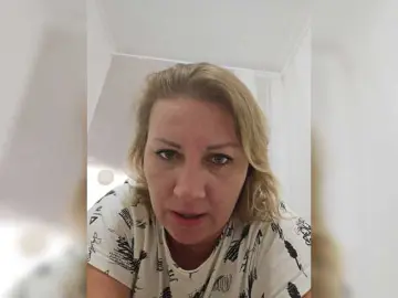 YourWitcher  live sex cam