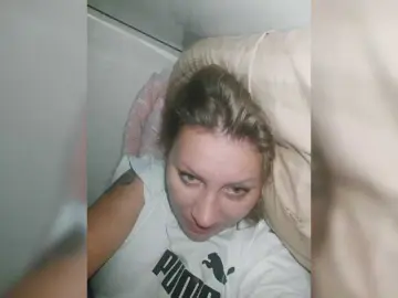 YourWitcher  live sex cam