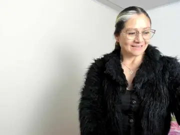 Rubymilf-1  live sex cam