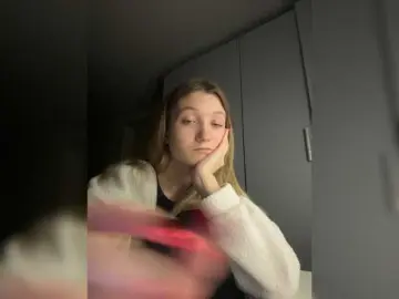 SilverxKitty  live sex cam