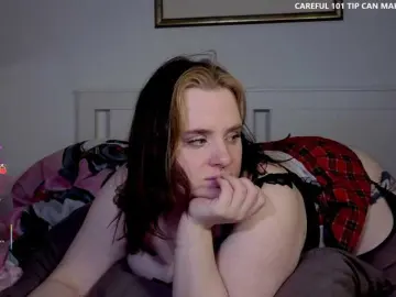 Bambiishere  live sex cam