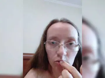 Warm-Nuar  live sex cam